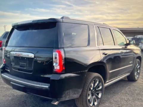 More photos of 2019 GMC Yukon Denali at CarFive Salem, MA, MA