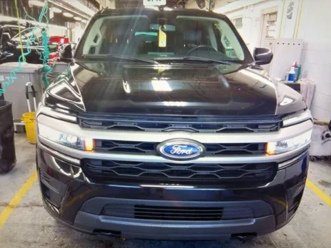 Photos of 2023 Ford Expedition Max XLT for sale in Salem, MA at CarFive Salem, MA