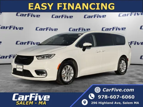 White 2023 Chrysler Pacifica Touring L for sale in Salem, MA