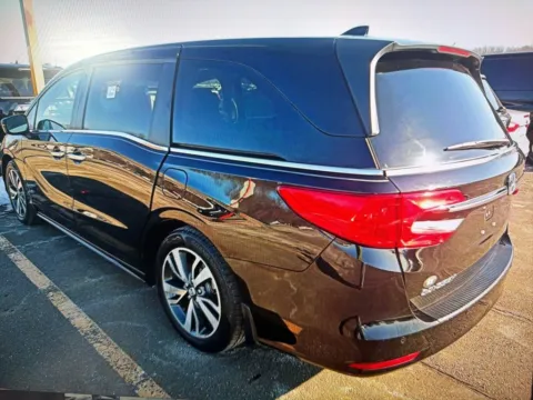 More photos of 2022 Honda Odyssey Touring at CarFive Salem, MA, MA