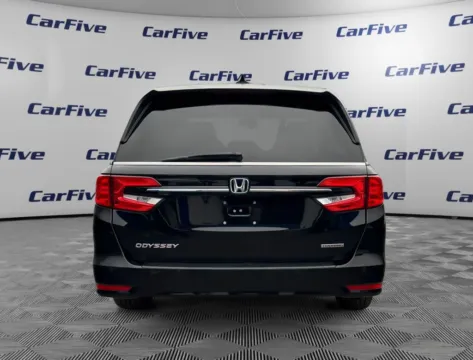 More photos of 2022 Honda Odyssey Touring at CarFive Salem, MA, MA