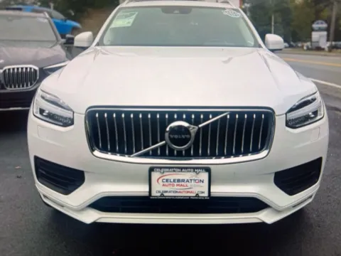 More photos of 2022 Volvo XC90 T6 Momentum at CarFive Salem, MA, MA