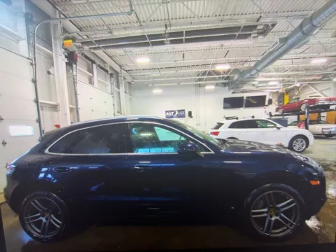 More photos of 2019 Porsche Macan S at CarFive Salem, MA, MA