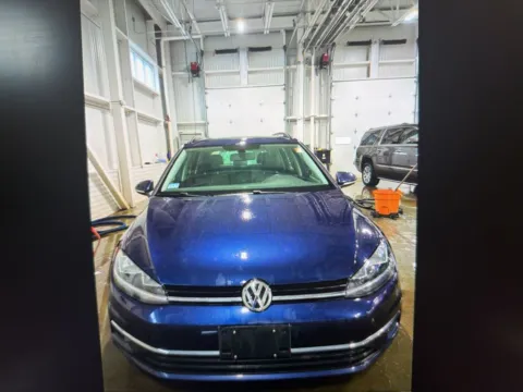 More photos of 2018 Volkswagen Golf SportWagen SE at CarFive Salem, MA, MA