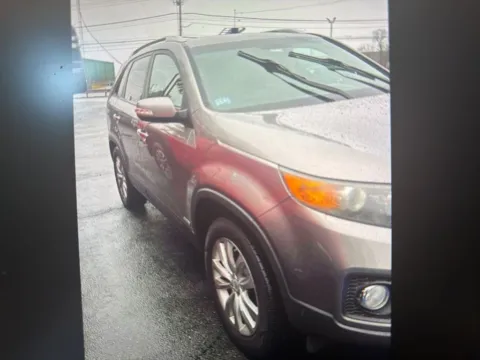 Photos of 2011 Kia Sorento EX for sale in Salem, MA at CarFive Salem, MA