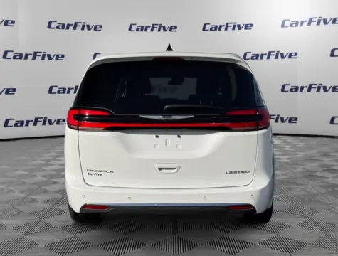 More photos of 2024 Chrysler Pacifica Limited at CarFive Salem, MA, MA