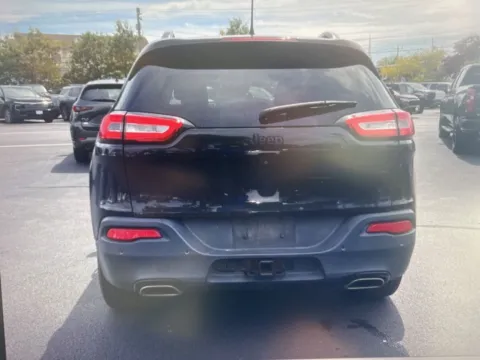 More photos of 2015 Jeep Cherokee Latitude at CarFive Salem, MA, MA