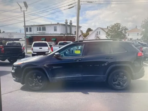 Photos of 2015 Jeep Cherokee Latitude for sale in Salem, MA at CarFive Salem, MA