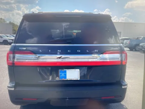 More photos of 2021 Lincoln Navigator Reserve at CarFive Salem, MA, MA