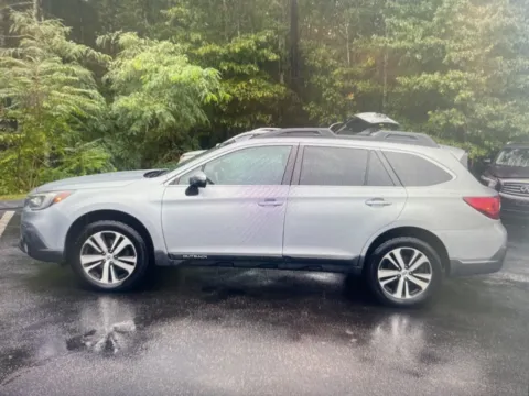 Photos of 2018 Subaru Outback 3.6R for sale in Salem, MA at CarFive Salem, MA