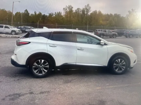 More photos of 2017 Nissan Murano S at CarFive Salem, MA, MA