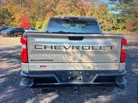 More photos of 2022 Chevrolet Silverado 1500 LT Trail Boss at CarFive Salem, MA, MA