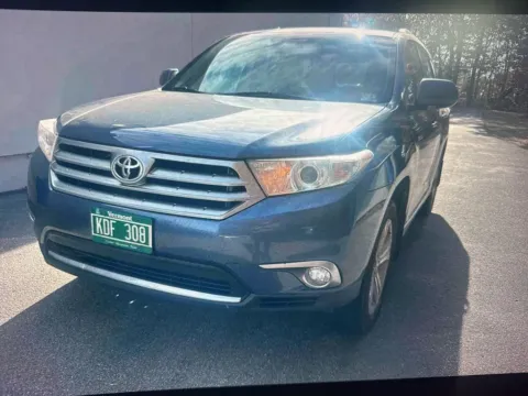 Gray 2013 Toyota Highlander Limited for sale in Salem, MA
