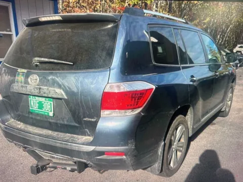 Another view of 2013 Toyota Highlander Limited for sale in Salem, MA at CarFive Salem, MA