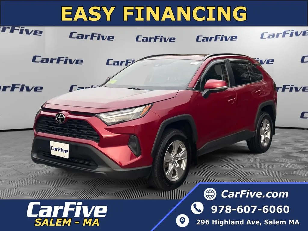 2022 Toyota RAV4 XLE's photo