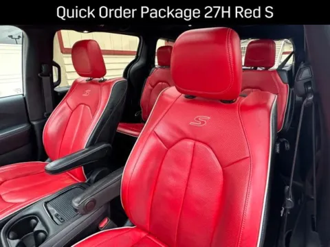 Photos of 2020 Chrysler Pacifica Limited for sale in Milwaukee, WI at Diamond Jim Motor Cars