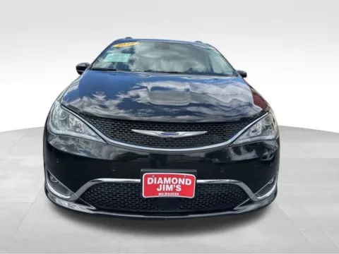 Photos of 2020 Chrysler Pacifica Touring L Plus for sale in Milwaukee, WI at Diamond Jim Motor Cars