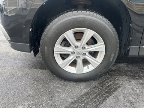 Another view of 2012 Toyota Highlander SE for sale in Milwaukee, WI at Diamond Jim's Motor Cars