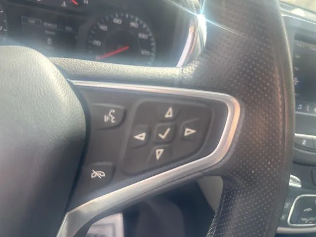 2023 Chevrolet Equinox LS - Photo 6