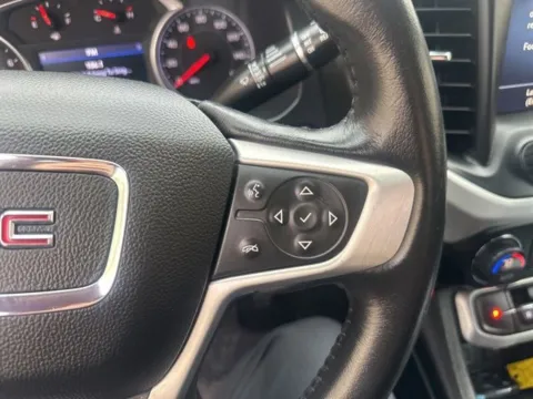 More photos of 2022 GMC Acadia SLT at Diamond Jim's Motor Cars, WI