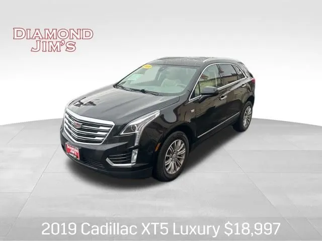 Black 2019 Cadillac XT5 Luxury for sale in Milwaukee, WI