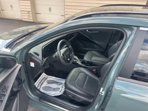 More photos of 2023 Kia Niro SX at Diamond Jim's Motor Cars, WI