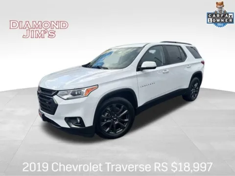 White 2019 Chevrolet Traverse RS for sale in Milwaukee, WI