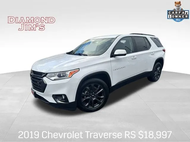 White 2019 Chevrolet Traverse RS for sale in Milwaukee, WI