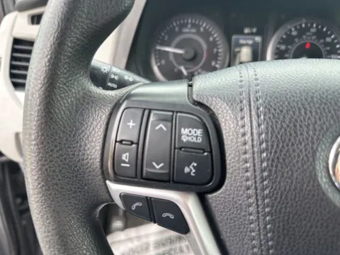 More photos of 2020 Toyota Sienna L at Diamond Jim's Motor Cars, WI