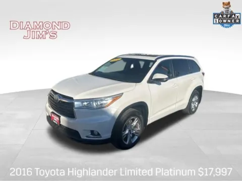 White 2016 Toyota Highlander Limited Platinum V6 for sale in Milwaukee, WI