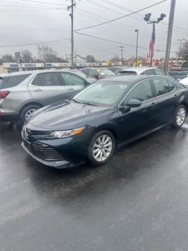 Red 2018 Toyota Camry LE for sale in Milwaukee, WI