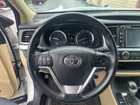 More photos of 2017 Toyota Highlander Limited at Diamond Jim's Motor Cars, WI