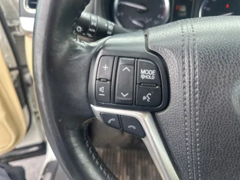 More photos of 2017 Toyota Highlander Limited at Diamond Jim's Motor Cars, WI