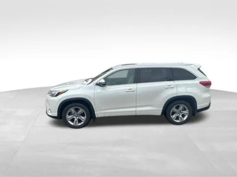 Photos of 2017 Toyota Highlander Limited for sale in Milwaukee, WI at Diamond Jim's Motor Cars