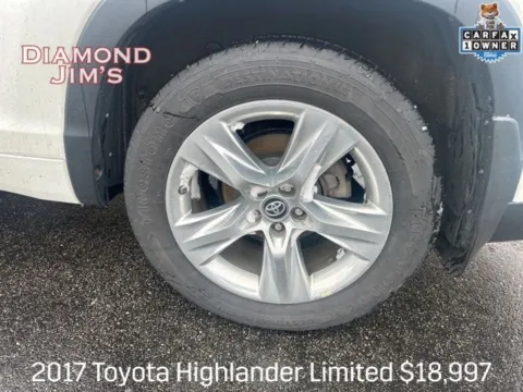 White 2017 Toyota Highlander Limited for sale in Milwaukee, WI