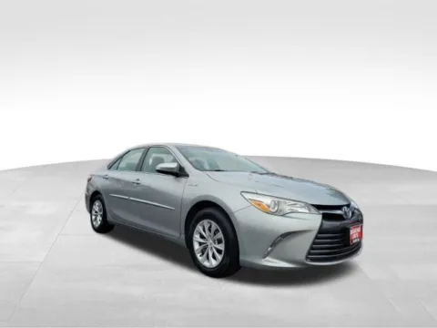 Another view of 2015 Toyota Camry Hybrid SE for sale in Milwaukee, WI at Diamond Jim's Motor Cars