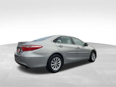 More photos of 2015 Toyota Camry Hybrid SE at Diamond Jim's Motor Cars, WI