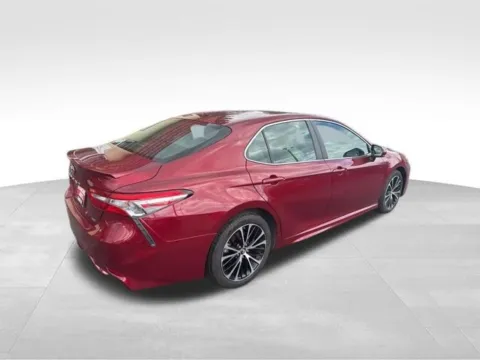 Another view of 2018 Toyota Camry SE for sale in Milwaukee, WI at Diamond Jim's Motor Cars