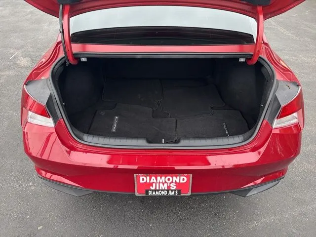 Hyundai Elantra photo 14