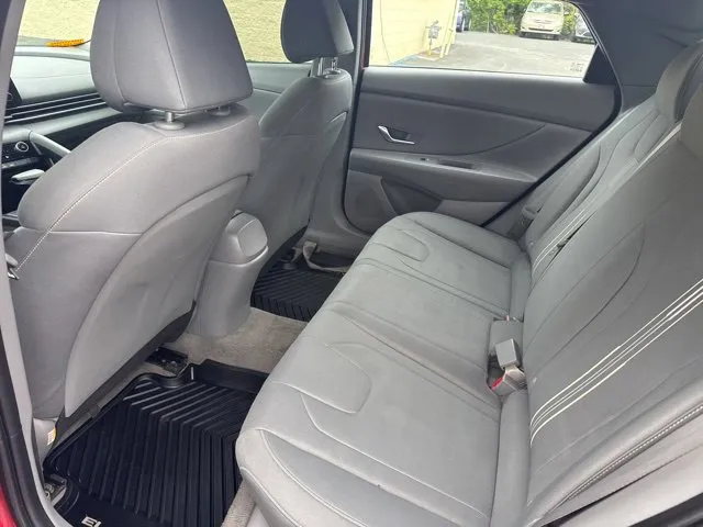 Hyundai Elantra photo 13