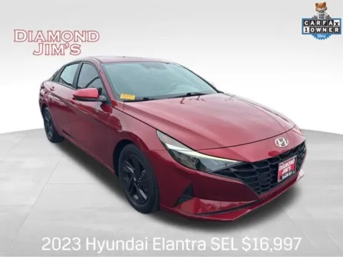 Red 2023 Hyundai Elantra SEL for sale in Milwaukee, WI