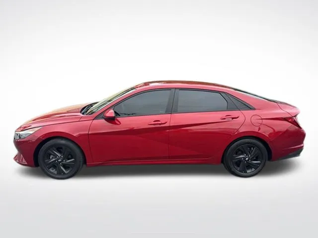 Hyundai Elantra photo 6