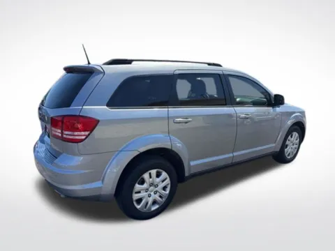 Another view of 2020 Dodge Journey SE for sale in Milwaukee, WI at Diamond Jim's Motor Cars
