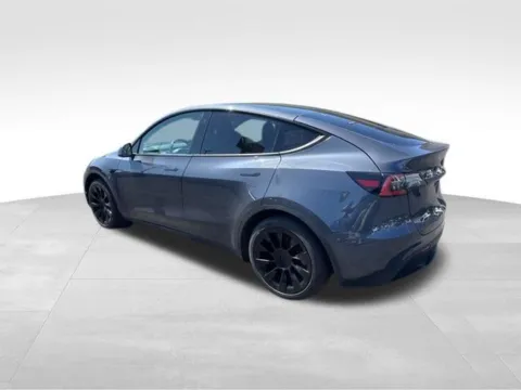 More photos of 2020 Tesla Model Y Long Range at Diamond Jim's Motor Cars, WI