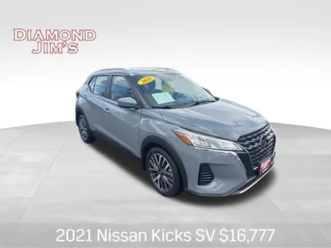 Gray 2021 Nissan Kicks SV for sale in Milwaukee, WI