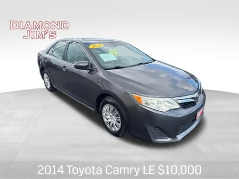Gray 2014 Toyota Camry LE for sale in Milwaukee, WI