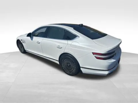 More photos of 2022 Genesis G80 2.5T at Diamond Jim's Motor Cars, WI