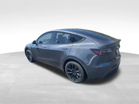 More photos of 2021 Tesla Model Y Long Range at Diamond Jim's Motor Cars, WI