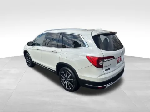 More photos of 2019 Honda Pilot Touring at Diamond Jim's Motor Cars, WI