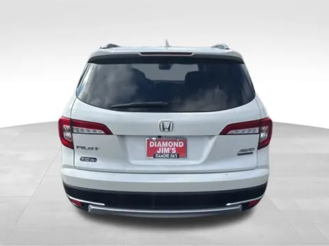 More photos of 2019 Honda Pilot Touring at Diamond Jim's Motor Cars, WI
